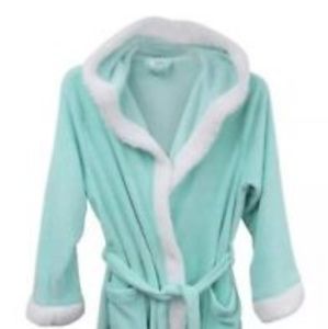 NWT Ulta Mint Green Robe...still in plastic!!!! 🛁